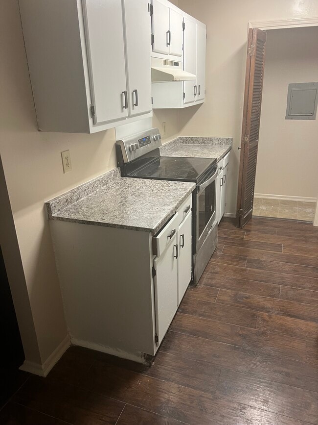 Building Photo - 1080 Buffet St