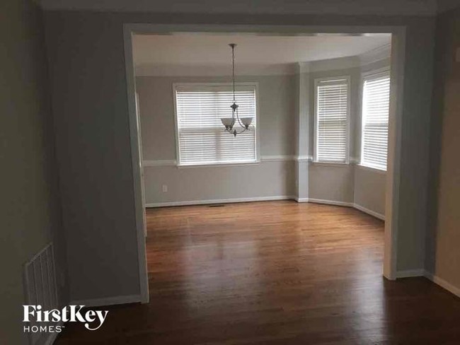Foto del edificio - 29 Holly Springs Ln