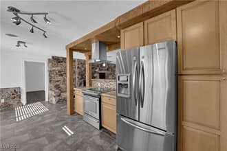 Building Photo - 105 Woodley St