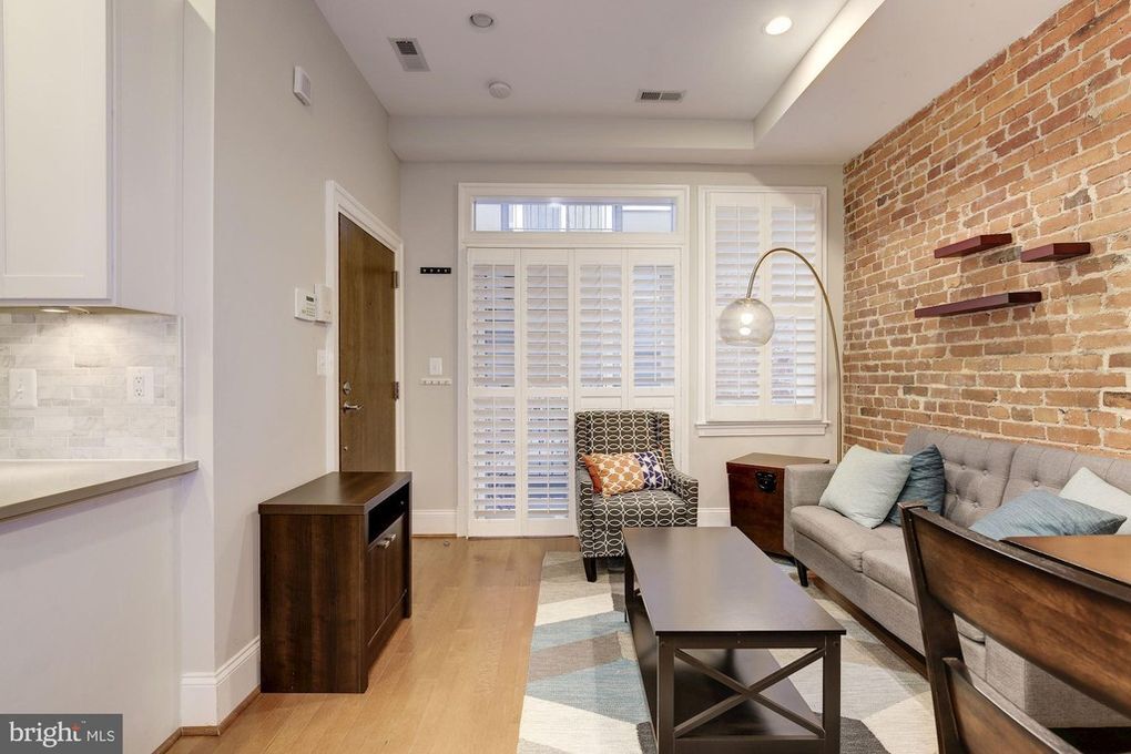 Primary Photo - 1448 Harvard St NW