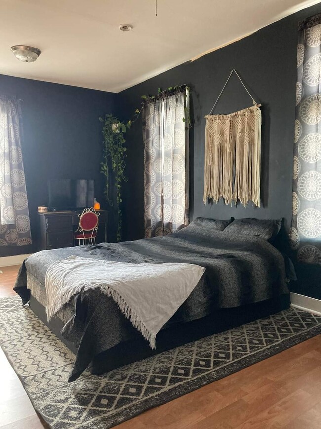 Master Bdrm- Main Floor - 1140 Franklin Ave