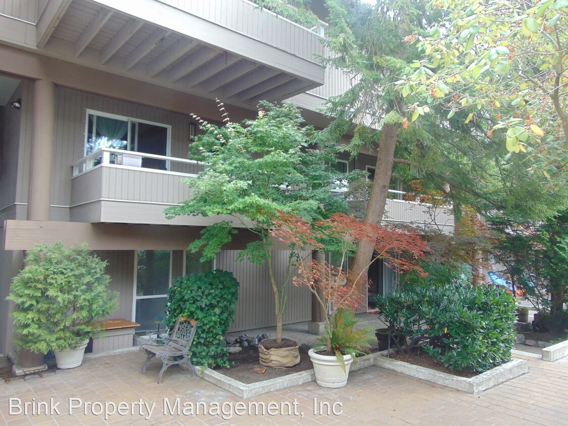 Foto principal - 2 br, 1 bath House - 922 100th Ave NE #13