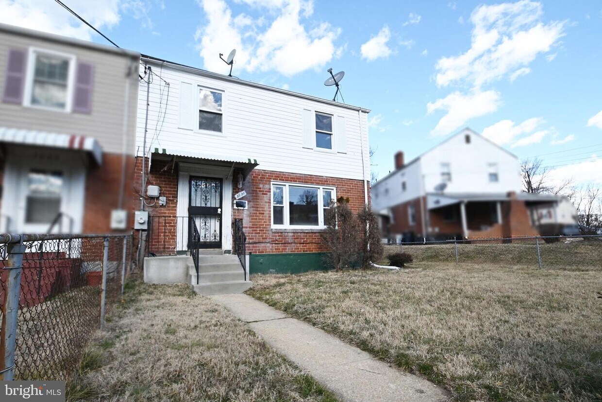 Primary Photo - 3236 31st Ave