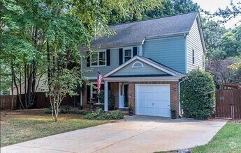 Building Photo - 203 Aurora Ln