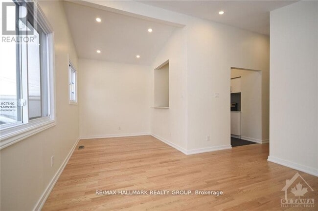Building Photo - 1415 Maxime St