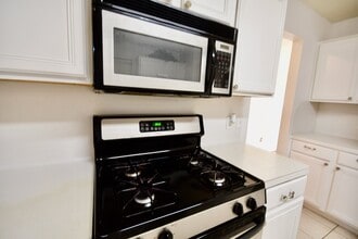 Building Photo - 8974 N Deer Meadow Dr
