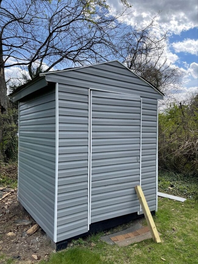 Foto del edificio - Cozy 2bd/1bath with Big Yard