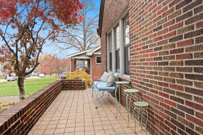 Foto del edificio - Charming 3-Bedroom Home in Webster Groves!