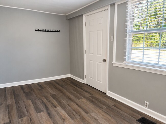 Foto del edificio - 2700 N Orchard Knob Ave