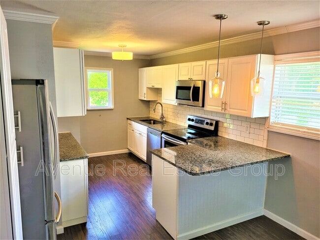 Building Photo - 243 Monica Dr