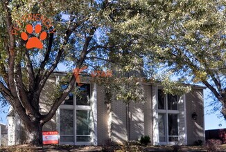 Building Photo - 7290 Racquet Club Dr