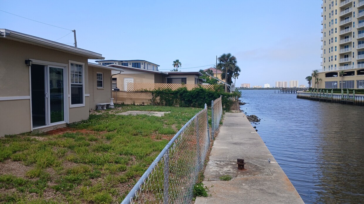 Primary Photo - 209 Sandy Cir