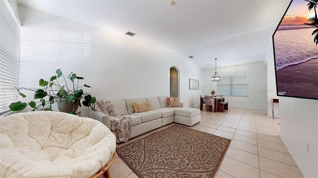 Building Photo - 12567 SW 121st Ave