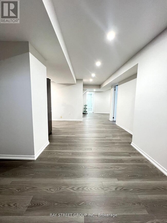 Building Photo - 21 Wincanton Rd