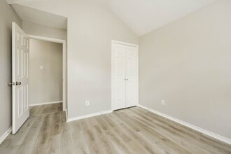 Building Photo - 1723 Milholland Dr