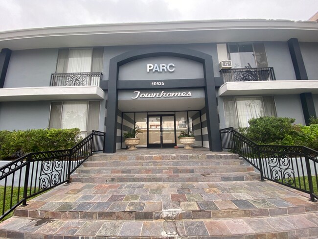 Foto del edificio - 10535 Lindley Ave