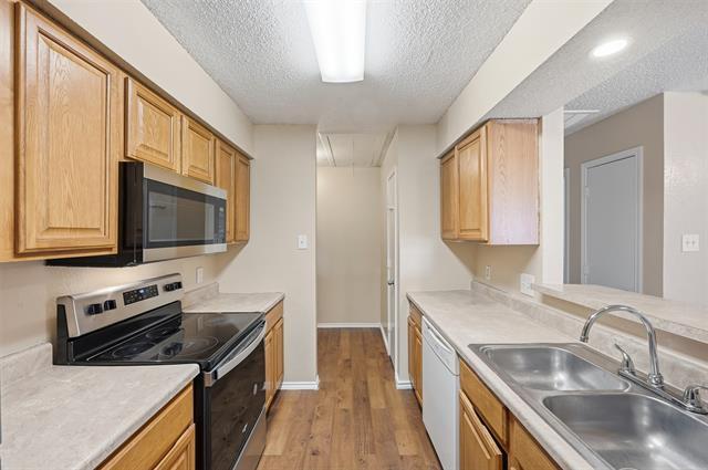 Building Photo - 3416 Colonial Dr