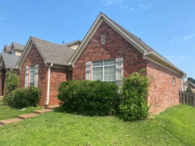 Building Photo - 9112 Cinderhill Cove W