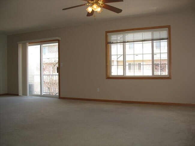 Foto del edificio - 2501 Cobble Hill Ct