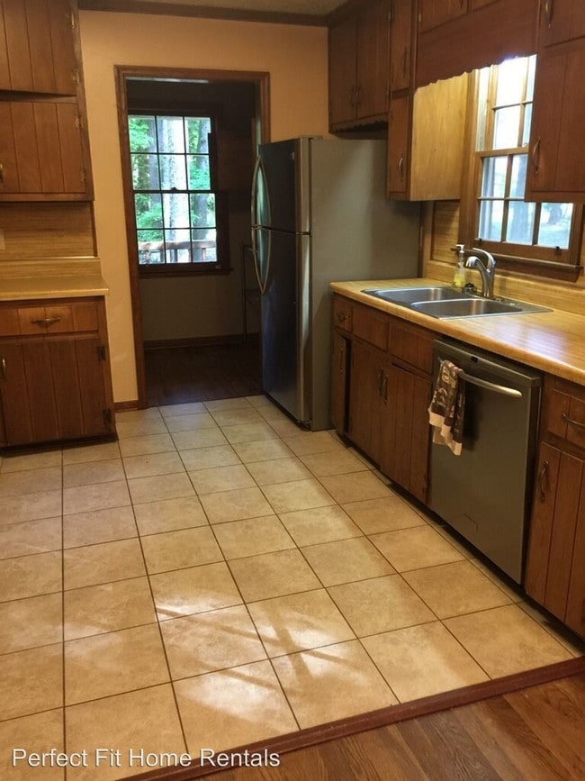 Building Photo - 3 br, 2 bath House - 45 Melody Lane