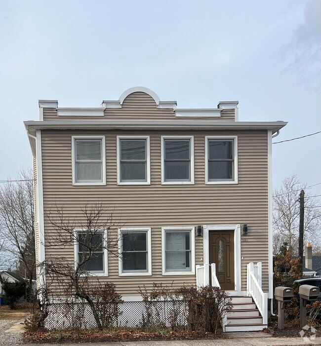 Building Photo - 263 S Cherry St