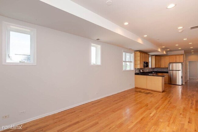 Foto del edificio - 2 br, 2 bath Townhome - 3040 Desoto St