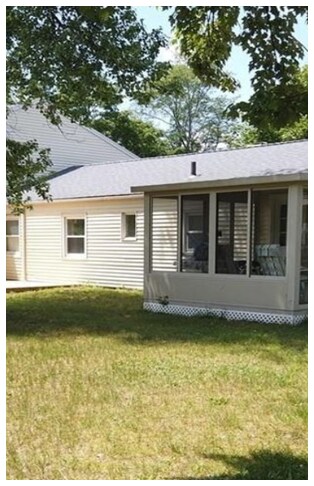 Building Photo - 55 Fredette St