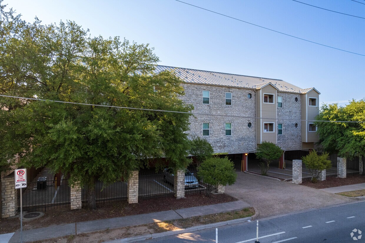 Stone Hill Apartments Apartments in Austin, TX