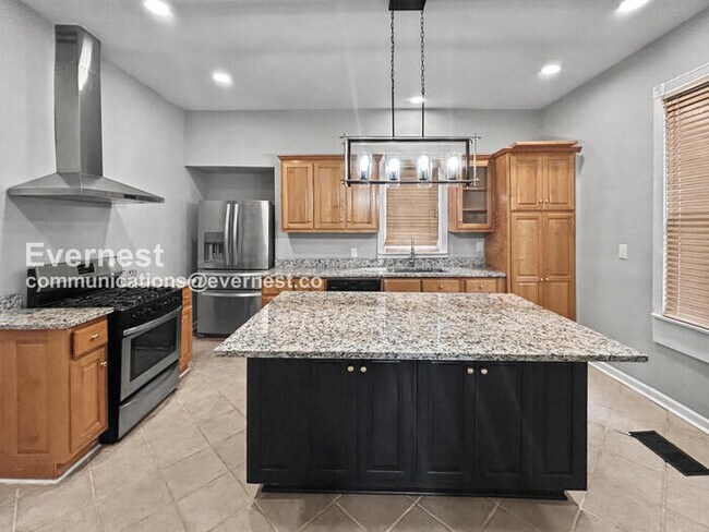 Foto del edificio - 2 Bed/2 Bath Home with Fenced Yard / Pet-Friendly / Available Now!