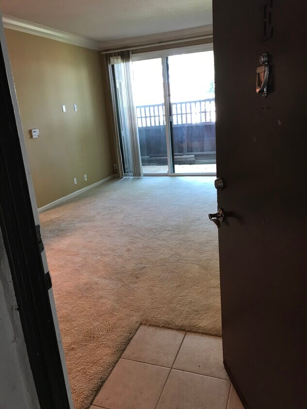 417 Tyler Plz Unit E, Salinas, CA 93906 Condo for Rent in Salinas, CA