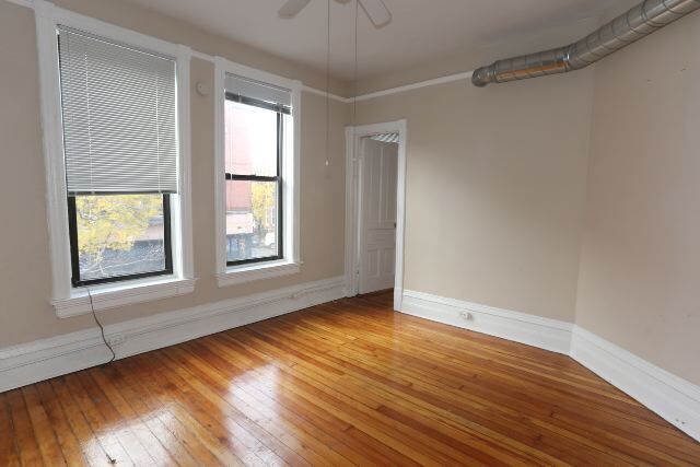 Foto del edificio - 2271 N Lincoln Ave