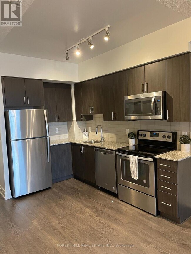 Photo du bâtiment - 3700 Hwy 7