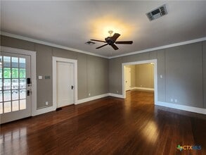 Building Photo - 709 W Coll St