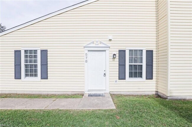 Foto del edificio - 578 Peregrine St