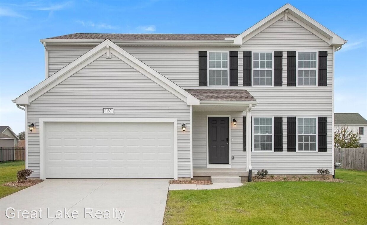 Foto principal - 4 br, 2.5 bath House - 651 East North Street