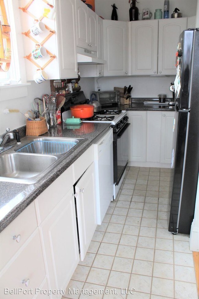 Foto del edificio - 1 br, 1.5 bath House - 32 Brackett St #1