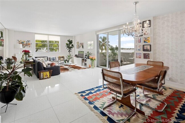 Foto del edificio - 5 Island Ave