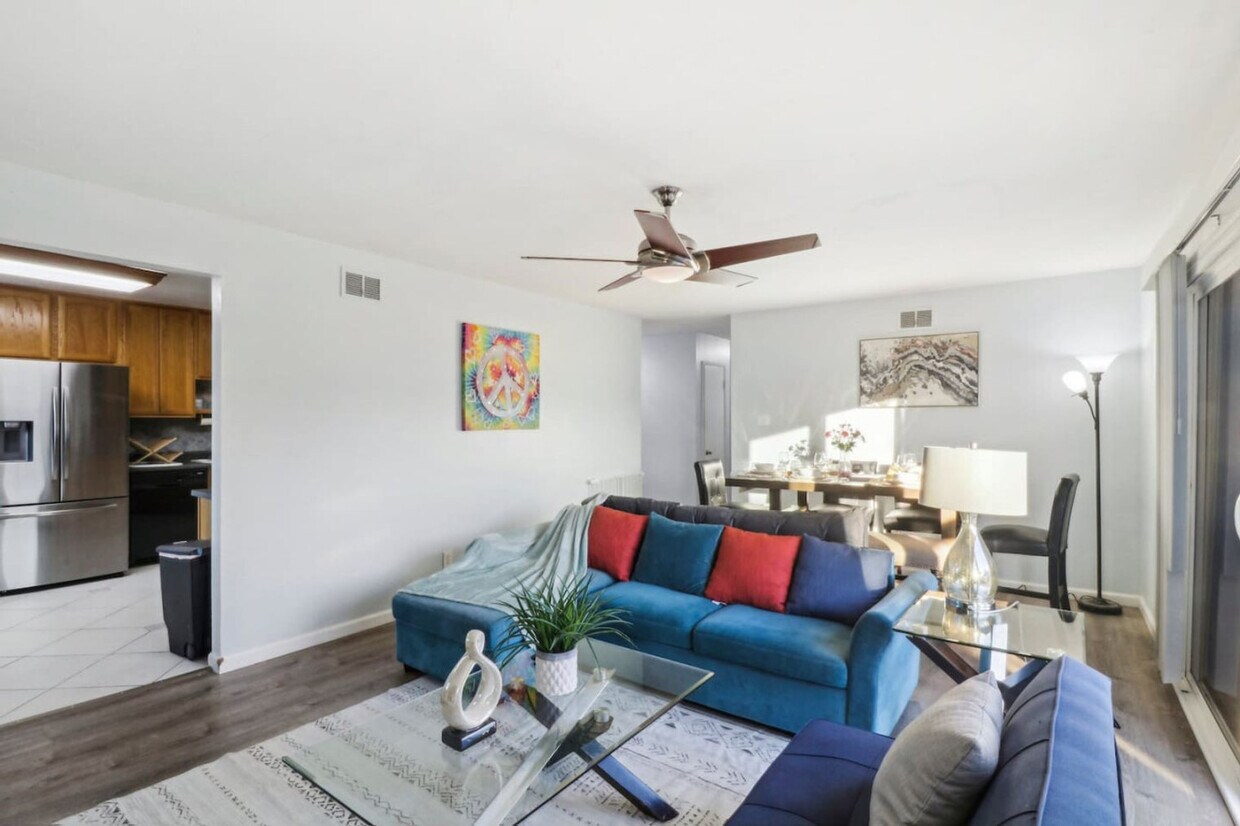 Foto principal - 1319 E Lexington Ave