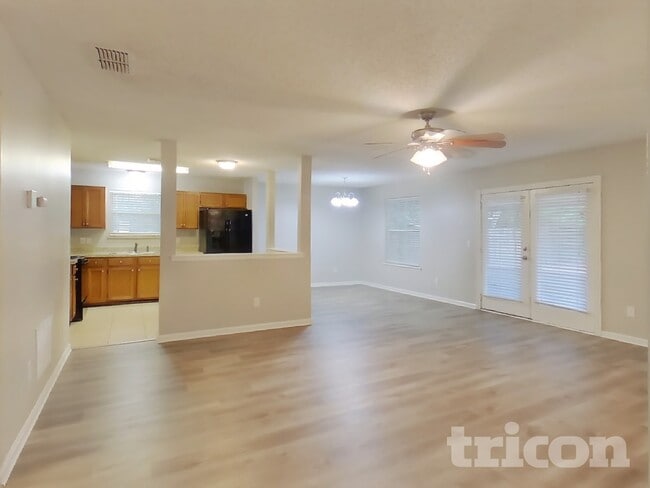 Foto del edificio - 7636 Collins Ridge Blvd