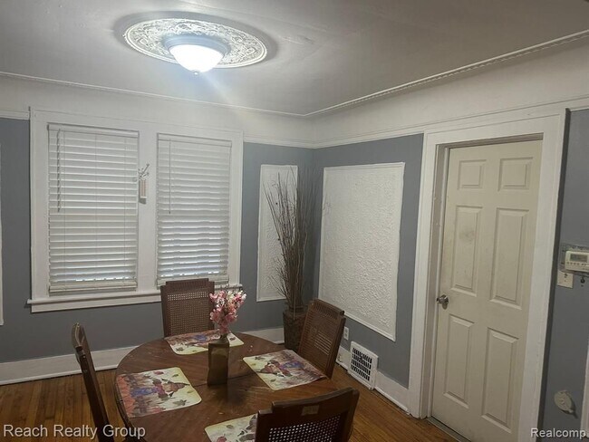 Foto del edificio - 21662 Bennett St