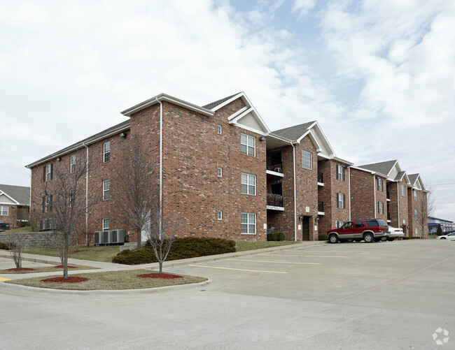 Side View - Heatherwood Apartments