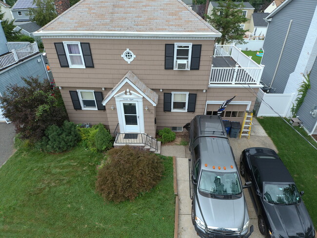 Building Photo - 98 Becker Ave