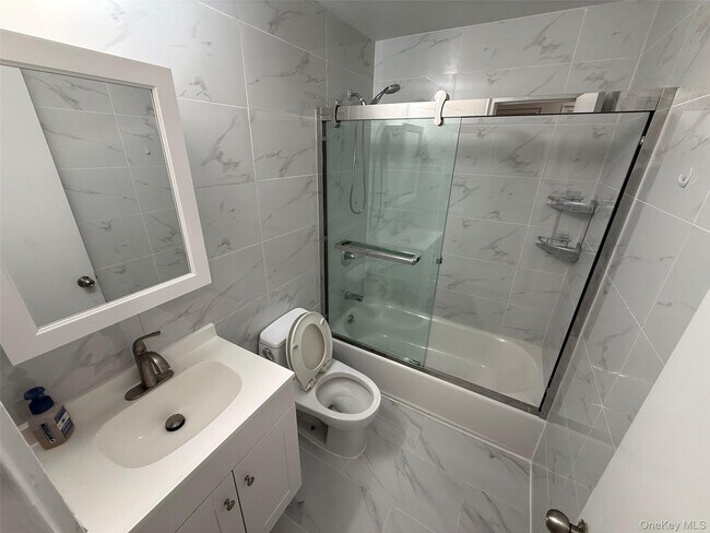 Foto del edificio - 46-22 59th St