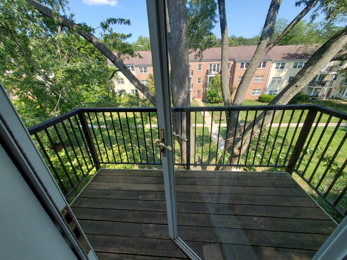 9465 Fairfax Blvd Unit 302, Fairfax, VA 22031 Condo for Rent in