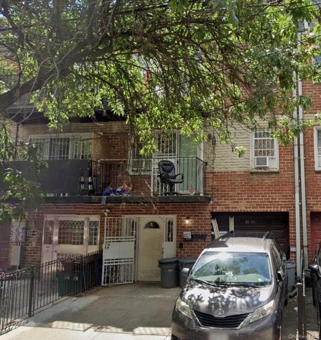 Building Photo - 42-44-44 Elbertson St