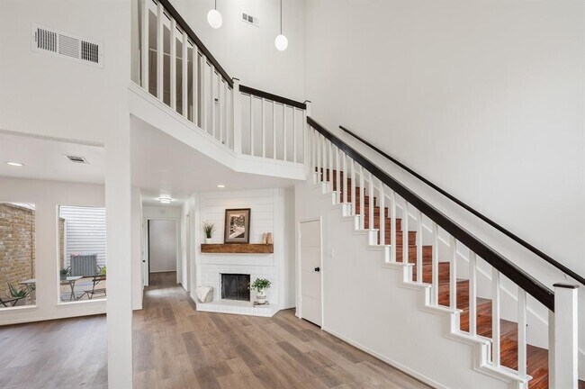 Foto del edificio - 10916 Village Bend Ln