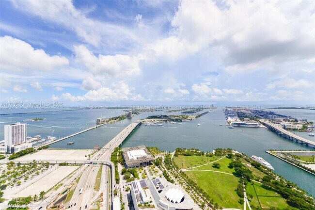 Building Photo - 1100 Biscayne Blvd