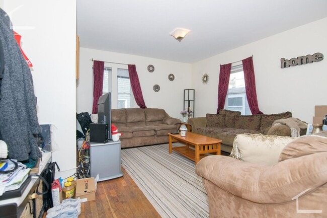 Building Photo - Well priced 3 bed in Brighton......