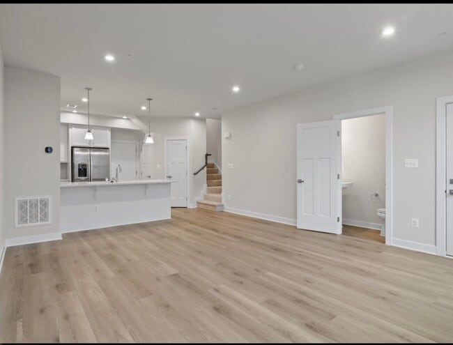Building Photo - 24230 Ullapool Ter