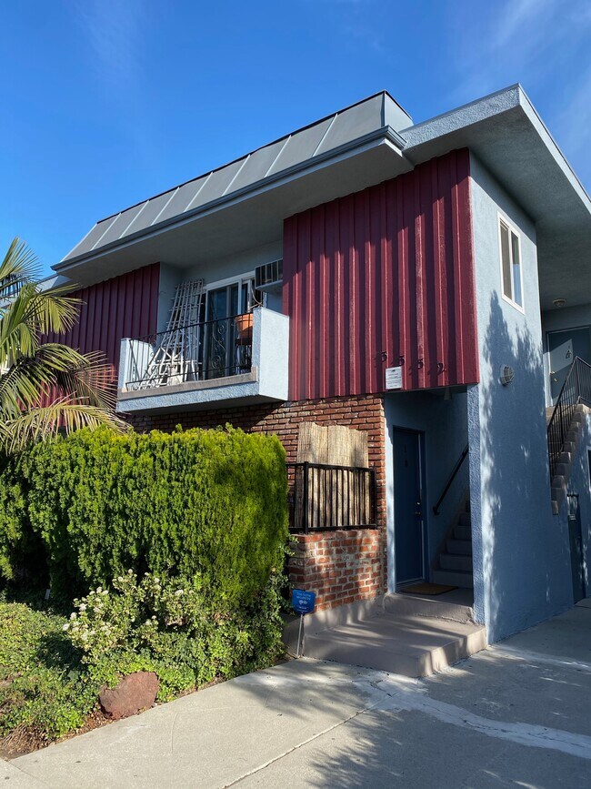 Building Photo - 3352 Bagley Ave